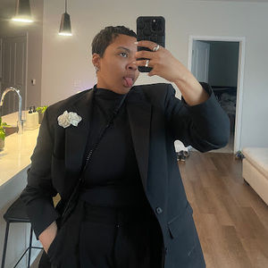 Meet your Posher, Yé